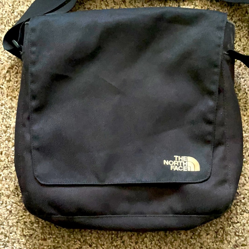 Cross body travel bag ! Vintage piece!